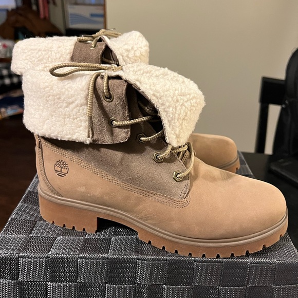 Timberland Tan and Cream Winter Boots with Sherpa Lining - Picture 1 of 4